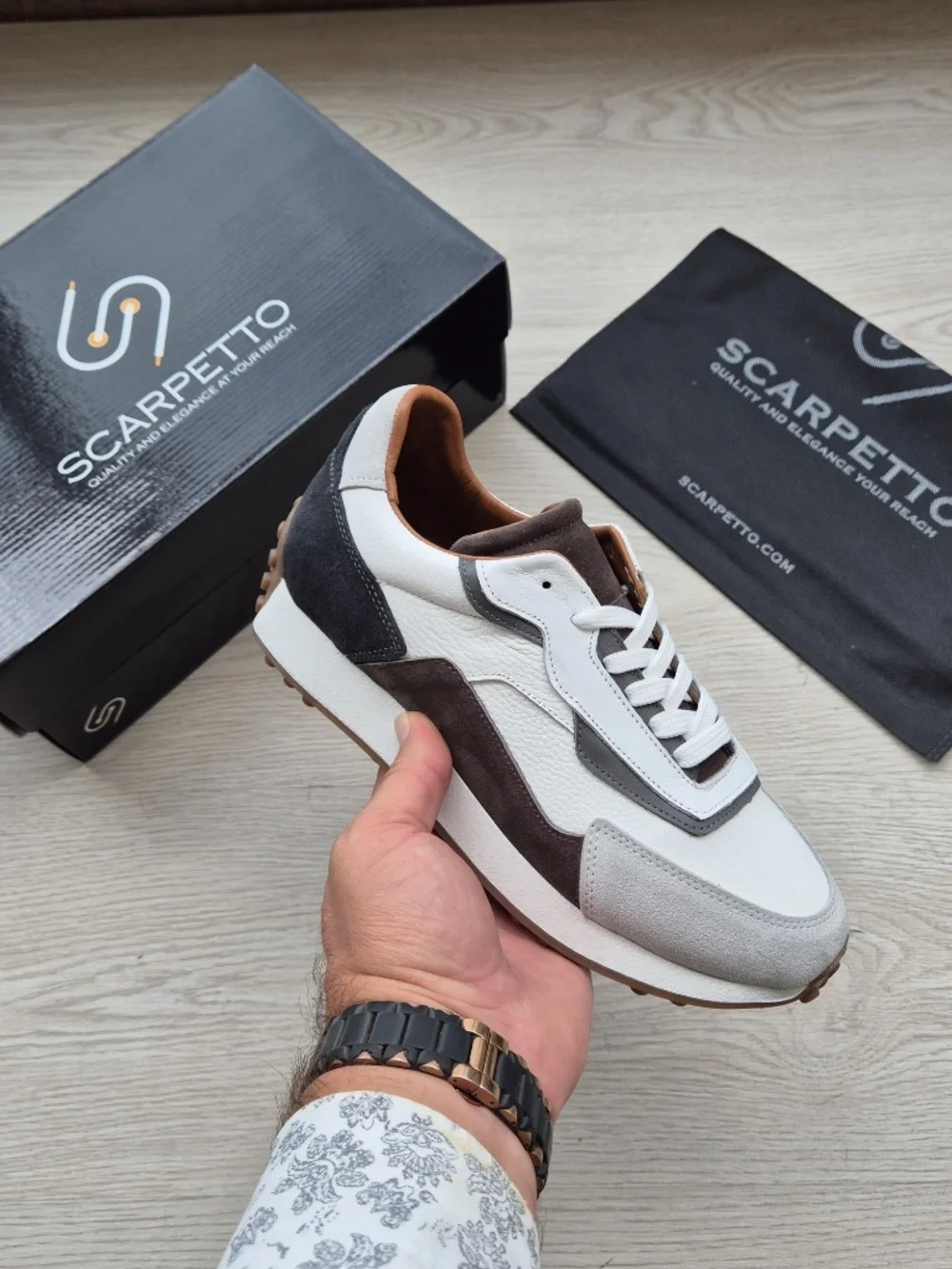 Corsa Alabaster Sneaker: White Leather, Suede Accents, Retro Running Silhouette